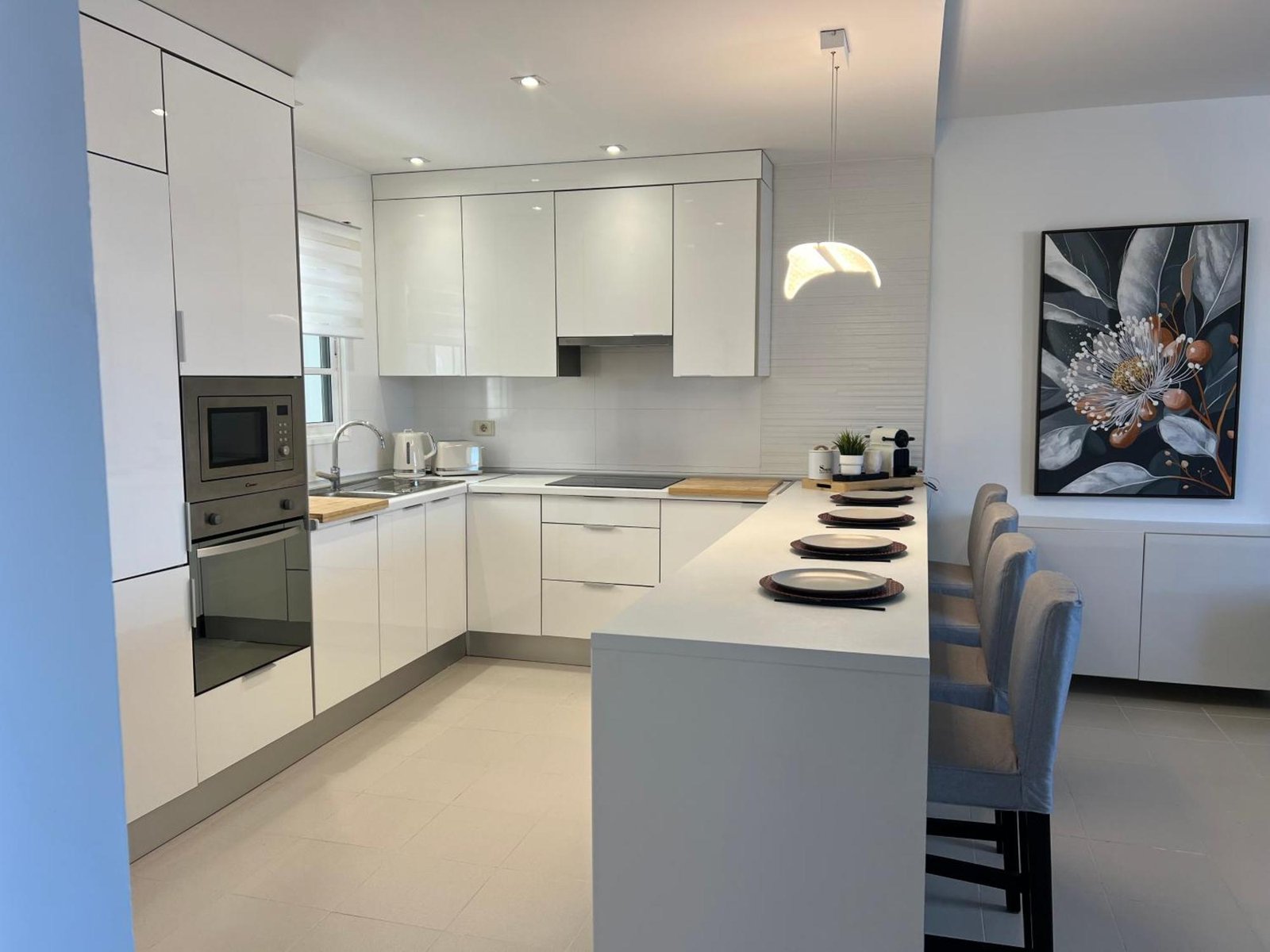 Kitchen and breakfast bar — Golden View Costa Adeje photo gallery